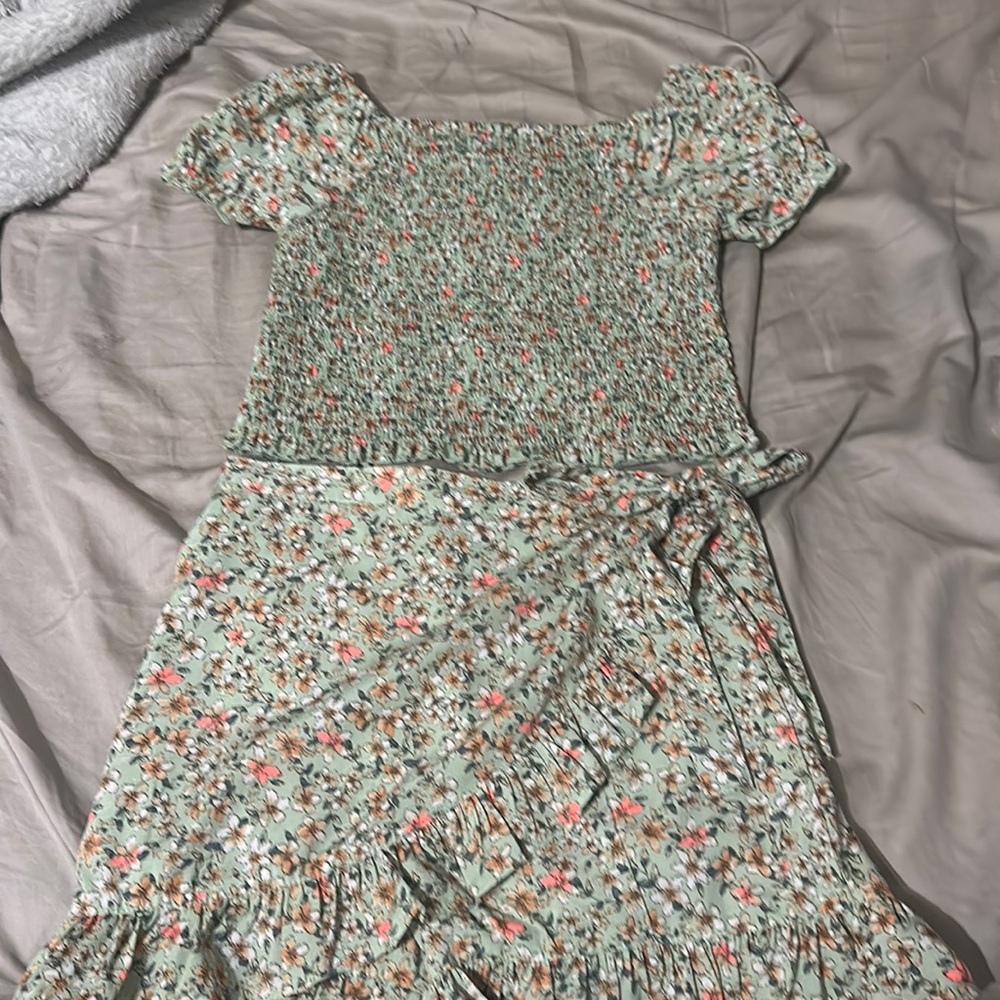 Japna Girls size 10 set. Skort bottoms with cute tie and frills.